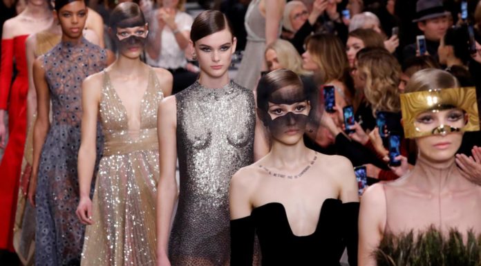 مجموعة أزياء Dior هوت كوتور لموسم ربيع وصيف 2018 مستلهمة من ليونور فيني