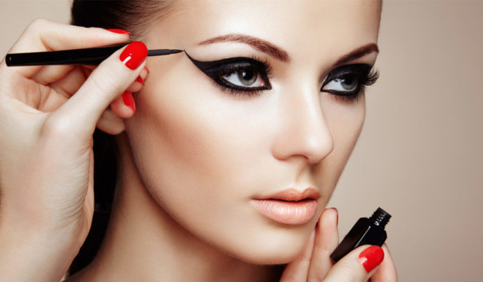 woman-with-cat-eyeliner-1140x667