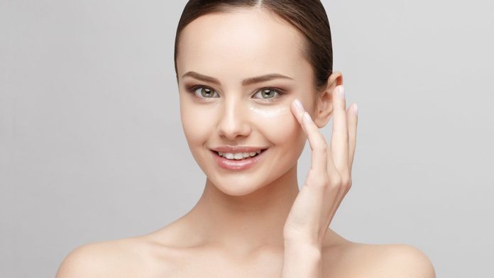 Loreal-Paris-BMAG-Article-The-Best-Remedies-For-Dark-Circles-Under-The-Eyes-D