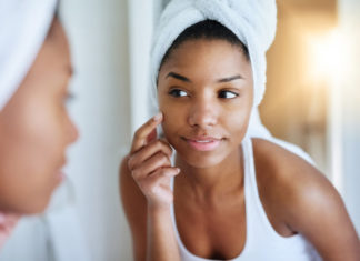 اتبعي هذه النصائح لترطيب بشرتك الجافة بسرعة!