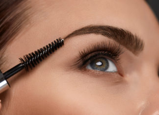 بالخطوات… كيف ترسمين حواجبك بطريقة سهلة وصحيحة؟