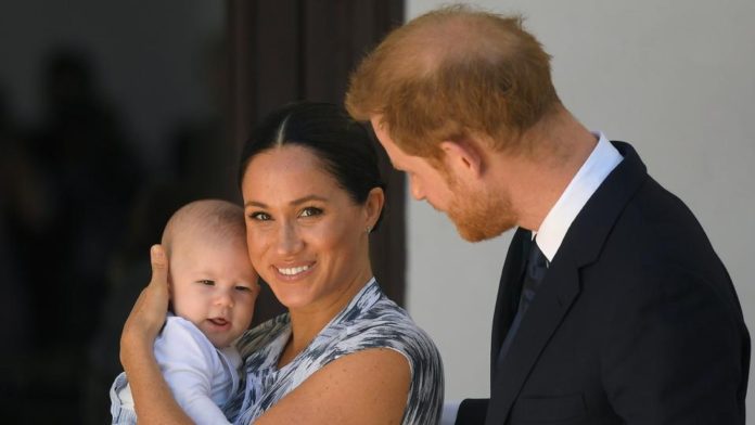 britain-south-prince-harry-africa-meghan-visit_8733e5aa-df8f-11e9-b0cd-667d8786d605