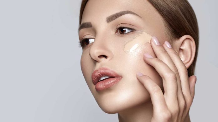 Loreal-Paris-BMAG-Article-How-to-Apply-Liquid-Foundation-D