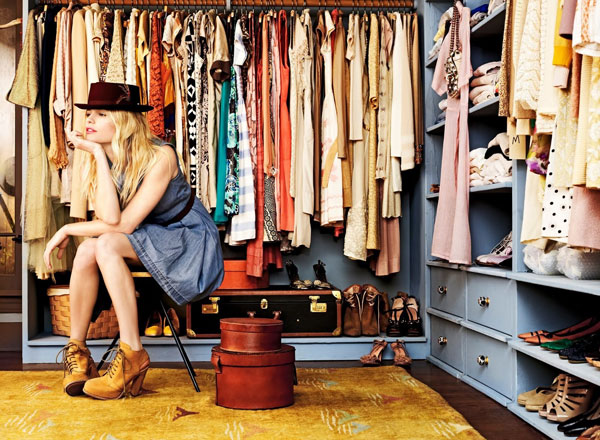 10-Things-Every-Woman-Should-Have-in-Her-Closet