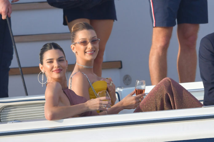 بيلا حديد وكيندال جينر في العام 2019