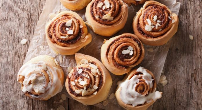 Blog-Danish-cinnamon-rolls-min