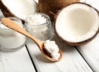 فوائد زيت جوز الهند للبشرة والشعر