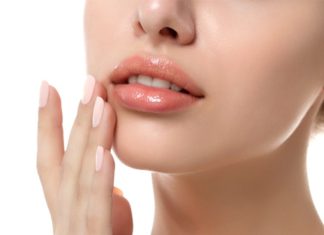 أسباب تشقّق الشفايف وخلطة طبيعية لعلاجها