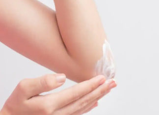 طرق فعالة للتخلص من اسوداد الكوعين