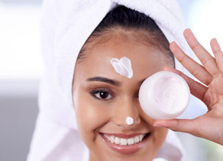 خلطة لتقشير البشرة في المنزل وتخليصها من الشوائب