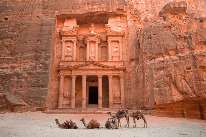127-124723-petra-jordan-tourism-effects-2