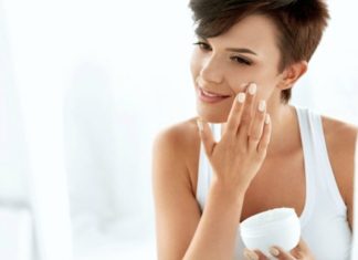 لتستيقظي أجمل كلّ صباح: طبّقي هذه الخطوات في العناية بالبشرة قبل النوم