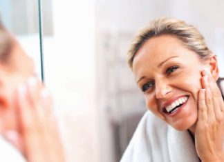 خلطات طبيعية تجعلك تبدين أصغر بـ 10 سنوات