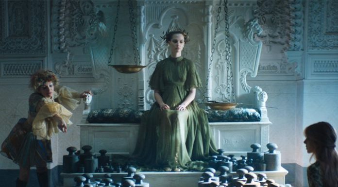 مجموعة Dior الراقية لربيع وصيف 2021: مغامرة إلى عالم الخيال