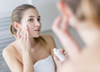 أجدد الكريمات التي تعزّز إشراقة بشرتك وتخلّصها من الشوائب