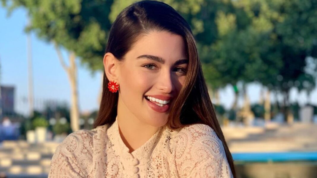 Rawan Bin Hussain Wins Best Beauty Influencer in Uzbekistan.. Her Reaction was HYSTERICAL!!