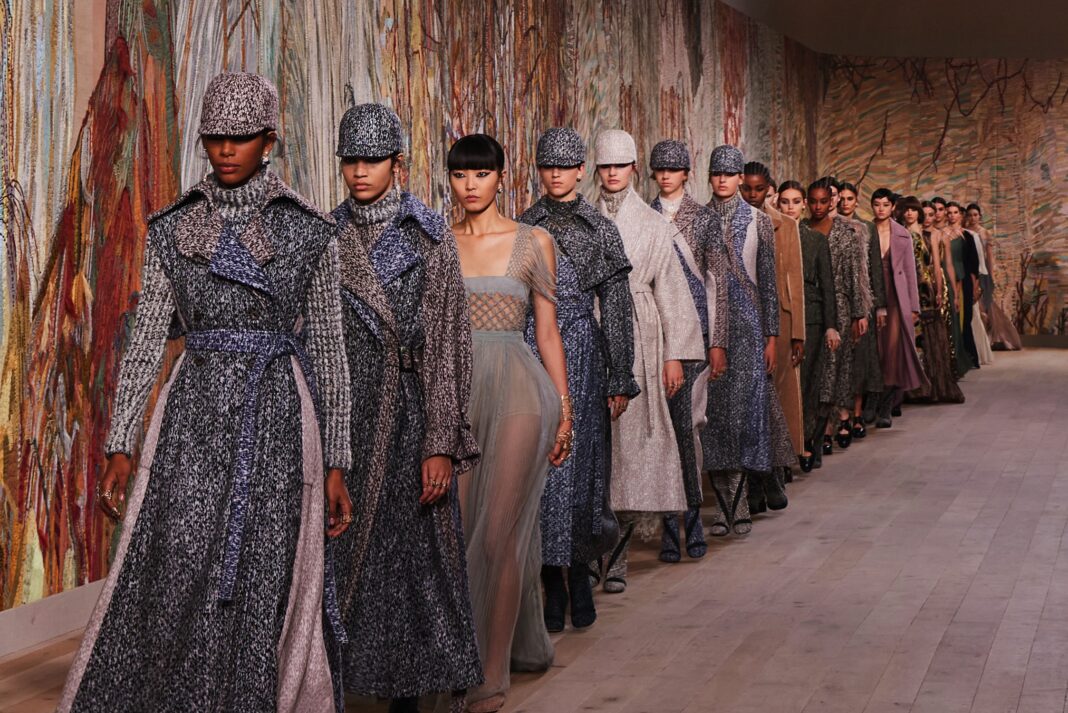 DIOR_HC_AW21-22_FINALE_©ADRIEN-DIRAND_1