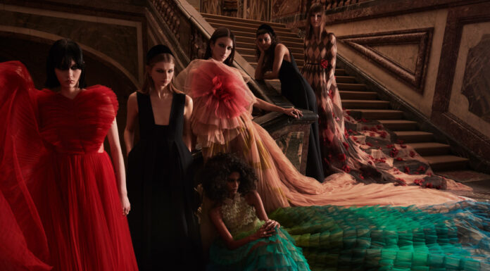 مجموعة الألبسة الجاهزة لخريف وشتاء 2021- 2022 من DIOR تروي قصصاً من الخيال