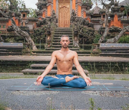 1645092499494352-Yoga-with-Saul-Phillips-