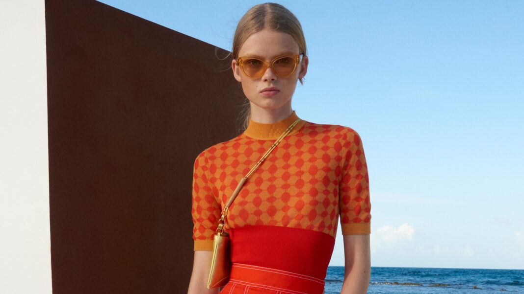 00001-TORYBURCH-PreFall-22-NewYork-credit-brand