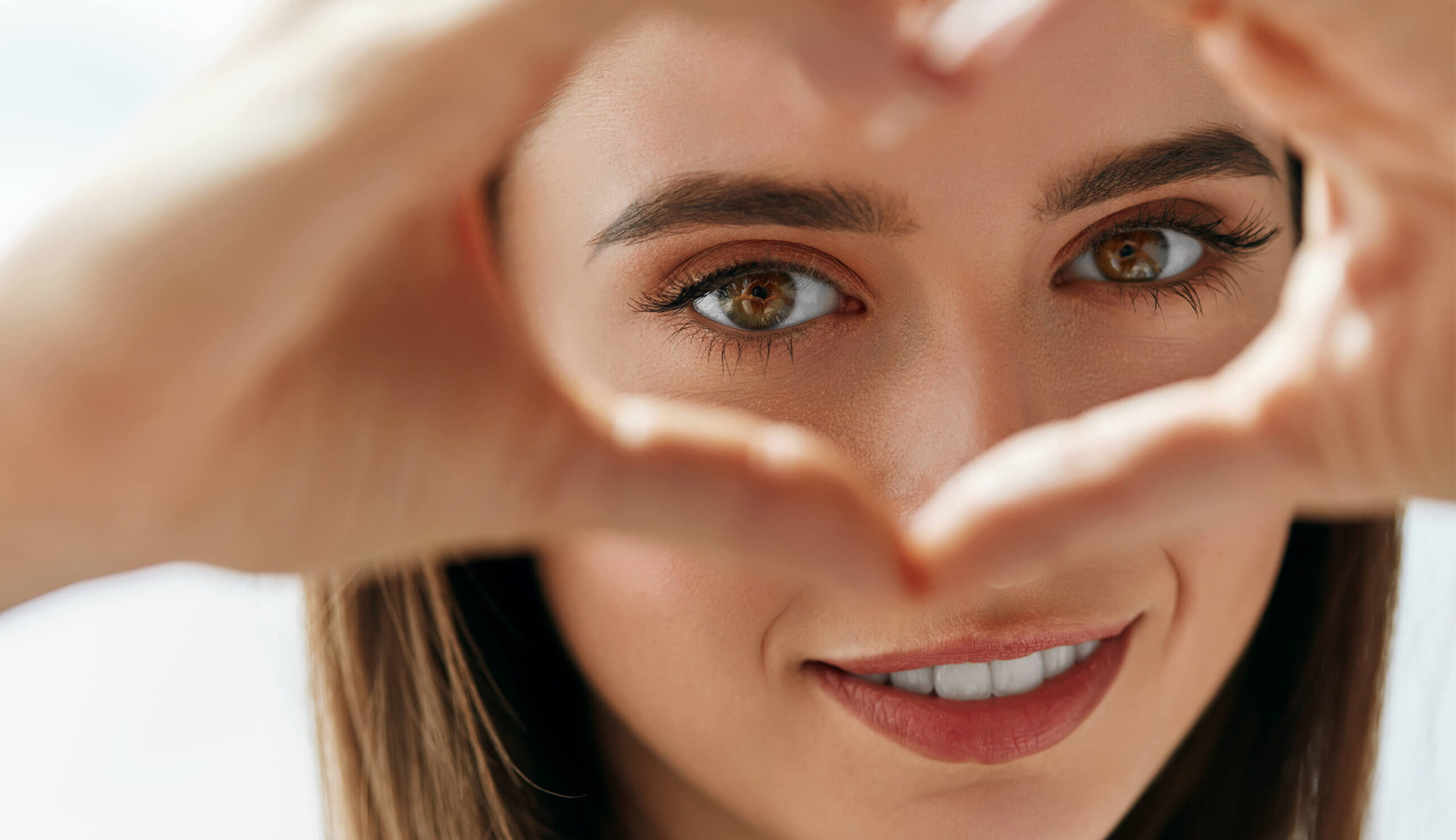 كيف تحصلين على رموش قوية؟