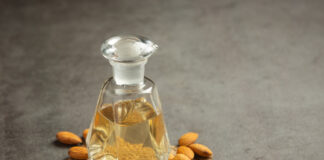 فوائد زيت اللوز للبشرة