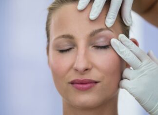 فوائد البوتوكس حول العين وأضراره فوائد البوتوكس حول العين