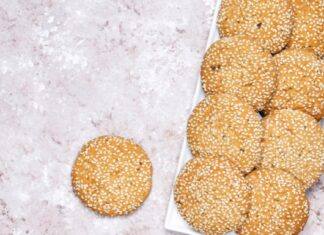 طريقة تحضير كعك السمسم بالموز