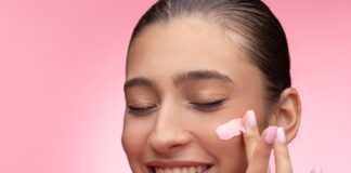 تجاعيد العين المبكرة