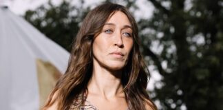 شقيقة بيلا وجيجي حديد تؤسّس شركة أفلام