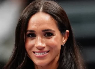 ميغان ماركل تحرج امرأة وتطلب منها الابتعاد عن الأمير هاري ميغان ماركل تحرج امرأة وتطلب منها الابتعاد عن الأمير هاري