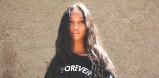 أفضل روتين عناية بالشعر في الصيف