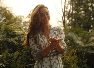 كيت ميدلتون تطلّ في فيديو مع عائلتها بعد إنهاء علاجها، وتنشر رسالة مؤثّرة