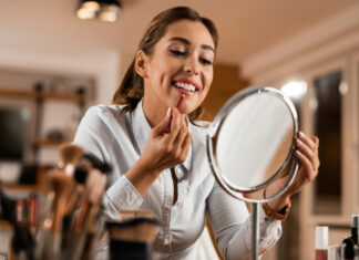 كيف تختارين المكياج المناسب لبشرتك؟