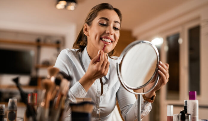 كيف تختارين المكياج المناسب لبشرتك؟ كيف تختارين المكياج المناسب لبشرتك؟