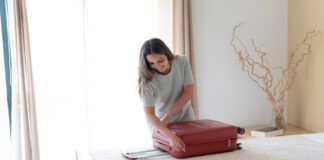 خطوات بسيطة لتحزيم حقيبة السفر باحترافية