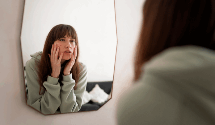 عادات غذائية تؤثر سلبًا على صفاء البشرة عادات غذائية تؤثر سلبًا على صفاء البشرة