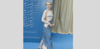 جوليا غارنر تتألّق بصندل من Rene Caovilla في لندن